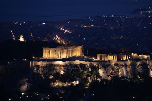 Akropol noca