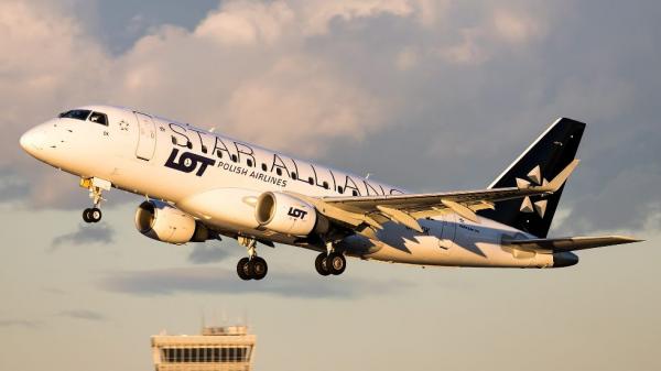 Embraer 170 star alliance livery